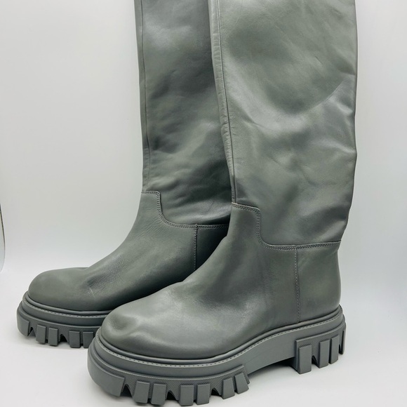 MARC FISHER WOMEN’S BEAUTIFUL TALL GRAY LEATHER PLATFORM MALENA BOOTS SIZE 8.5 - Picture 2 of 15